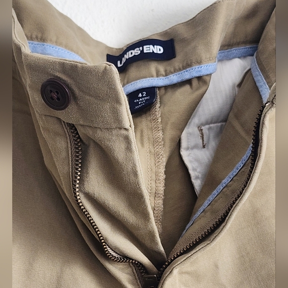 Land's End Men's Classic Fit Khaki Shorts Pockets Zip & Button Front Sz 42 - Picture 4 of 9